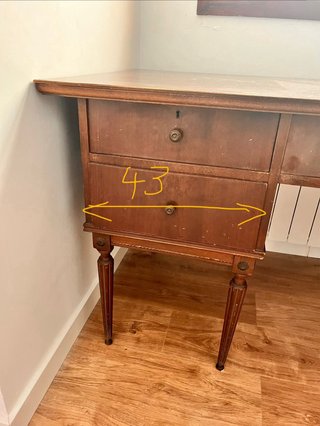 Escritorio de madera maciza con silla