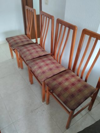 Mesa extensible salón + 4 sillas