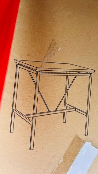 Mesa alta bar y taburete madera aun estan en caja