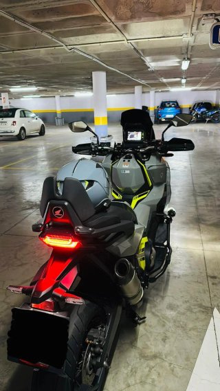 Honda X-ADV Gris/Amarillo año 2021