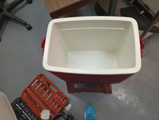 Nevera Portátil Igloo 40L Roja