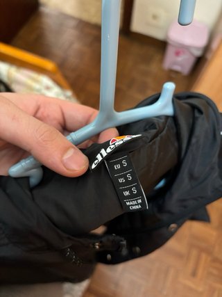 Chaqueta Ellesse Negra y Gris Talla S