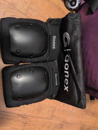 Pack patines en línea + bolsa + rodilleras