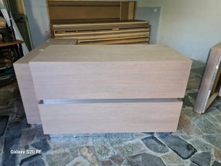 Arredamento negozio con appendini