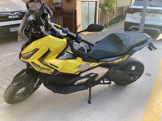 Honda ADV 2025 Amarilla