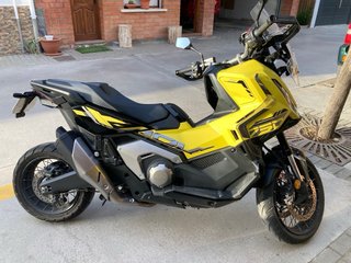 Honda ADV 2025 Amarilla