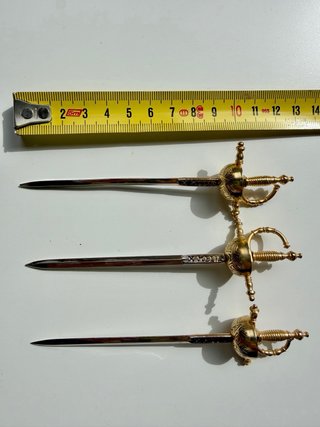 3 Espadas abrecartas Madrid doradas