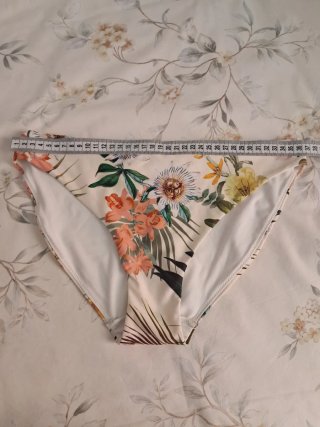 Braga bikini H&M floral talla 40