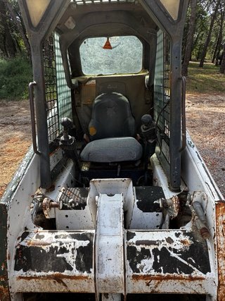 Mini cargadora Bobcat 753