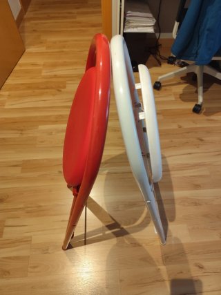Sillas altas plegables rojas