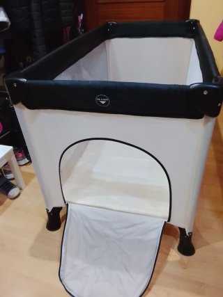 Cuna de viaje plegable