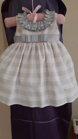 Vestido y chaqueta, pará  niña. Talla  6 meses .