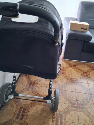 Carrito de bebé en buen estado