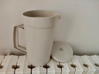 Brocca Tupperware Beige