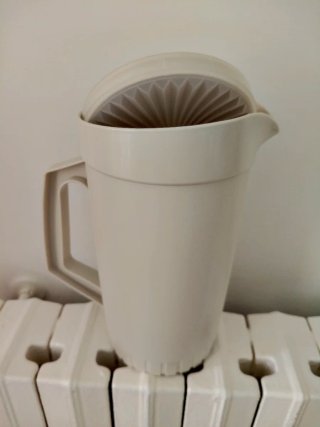 Brocca Tupperware Beige