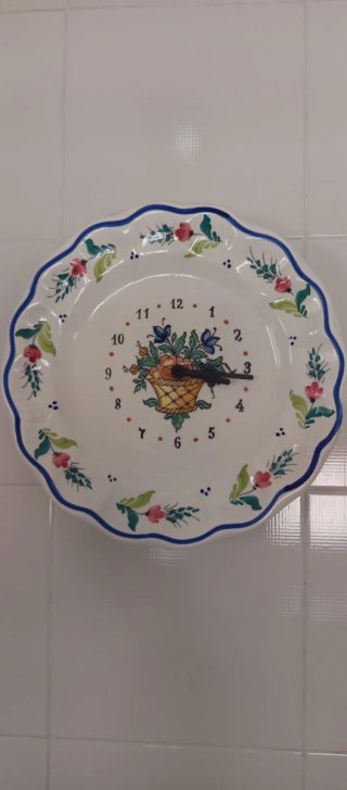 Reloj de pared de cerámica