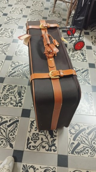 Maleta Vintage Negra y Marrón