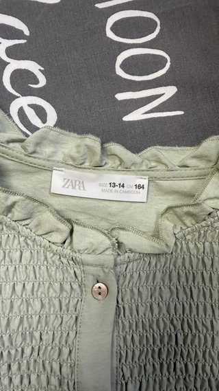 Blusa Zara fruncida verde hoja Talla XS 13/14