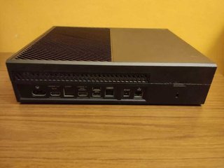 Xbox One Black 1TB con accessori [DA RIPARARE]