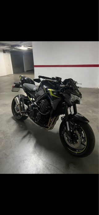 Kawasaki Z900 A2 2024 - 7.000 km - Garantía