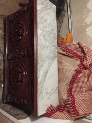 Mueble antiguo madera y mármol