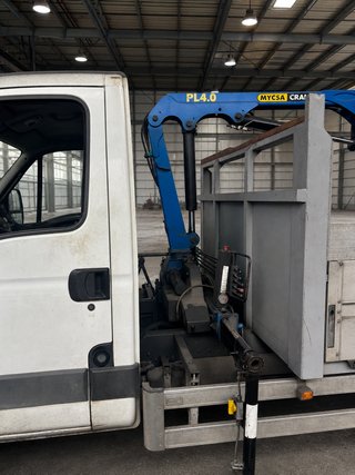 Iveco Daily con grúa CRANE MYCSA