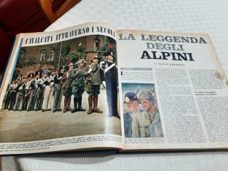 Rarissimo volume ITALIA  EROICA sulle Forze Armate