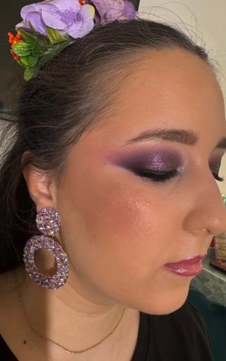 Maquillaje y peinados