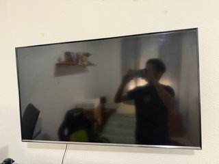 Samsung TV (UE43J5570)