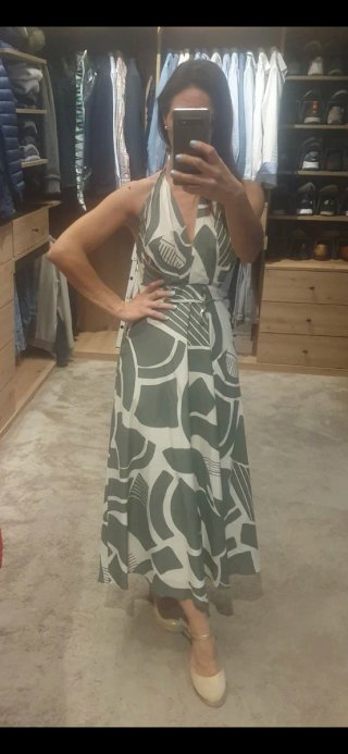 Vestido Zara chica. Nuevo