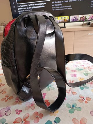 Mochila Love Moschino Negra Acolchada Dorada