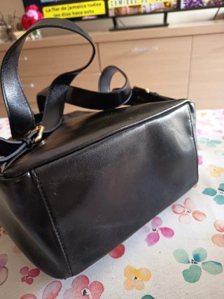 Mochila Love Moschino Negra Acolchada Dorada