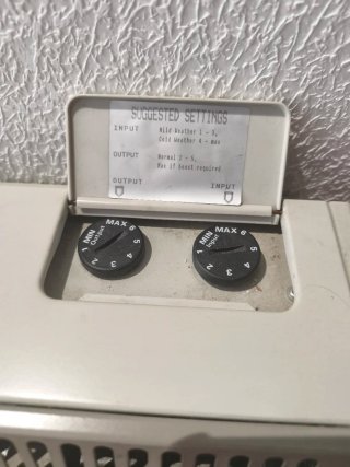 Acumulador eléctrico beige/blanco