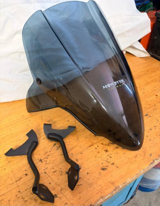 Cupolino Kawasaki Z750 Nero con Staffe