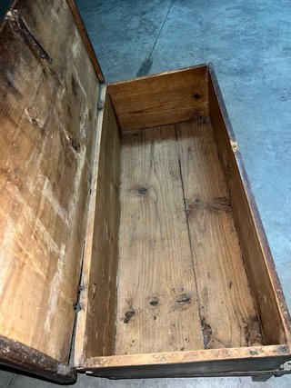 Arcón antiguo de madera