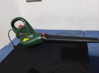 Bosch UniversalGardenTidy 3000 Soplador