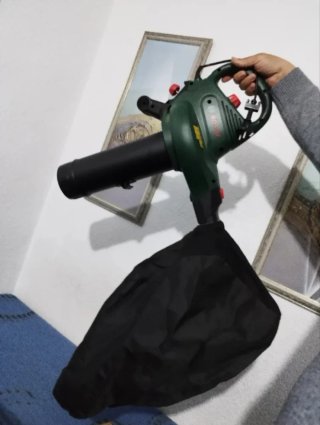 Bosch UniversalGardenTidy 3000 Soplador