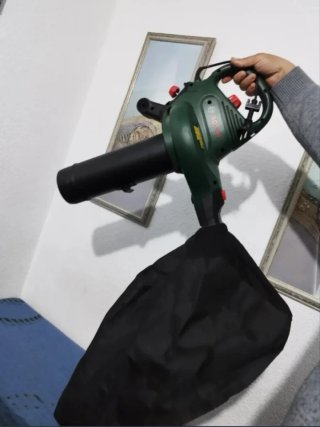Bosch UniversalGardenTidy 3000 Soplador