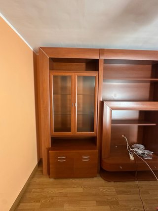 Mueble de salón madera y cristal