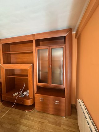 Mueble de salón madera y cristal