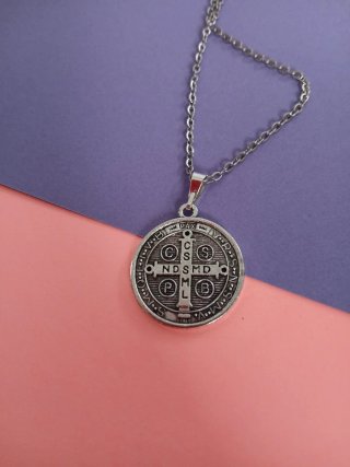 Medalla San Benito con Cadena