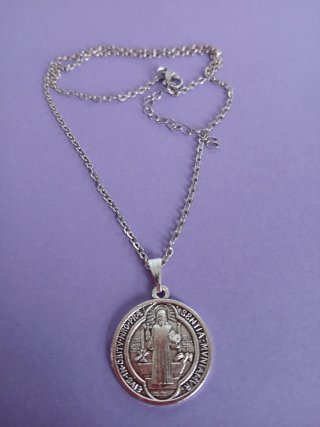 Medalla San Benito con Cadena