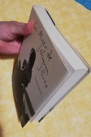 LA MUJER DE NINGUNA PARTE.
