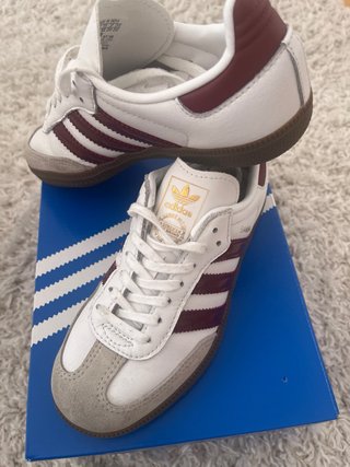 Adidas Samba Blancas y Rojas. Talla 33