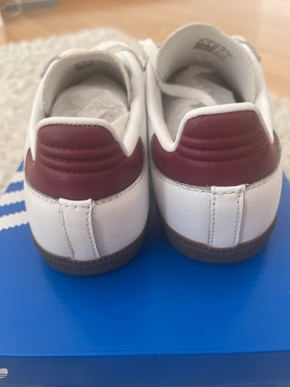 Adidas Samba Blancas y Rojas. Talla 33