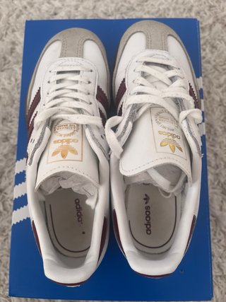 Adidas Samba Blancas y Rojas. Talla 33