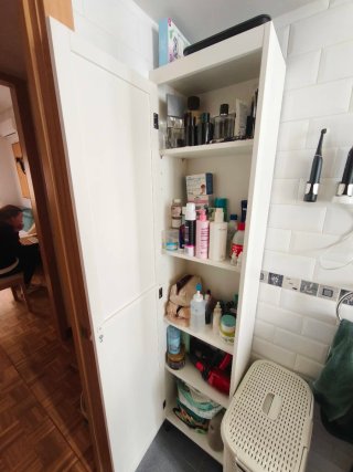 Estantería baño IKEA con espejo