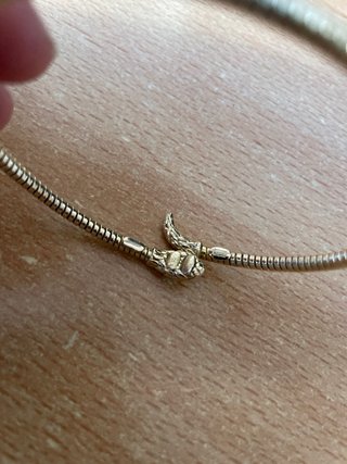 Pulsera Aristocrazy dorada estilo tubogas
