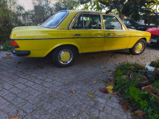 Mercedes-Benz 200 1979