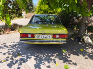 Mercedes-Benz 200 1979